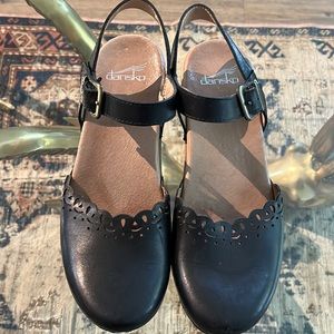 Dansko black clog sandals size 9 great condition
